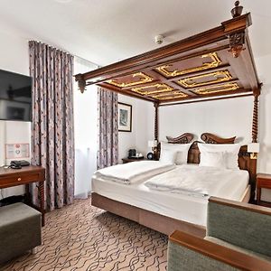 Club Kamer met een Queen Size Bed